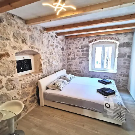 Daire Nanna's Little Paradise