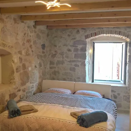 Nanna's Little Paradise *